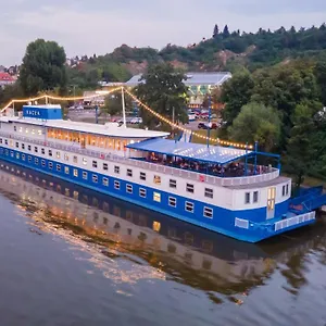 *** Úszó hotel Racek Csehország